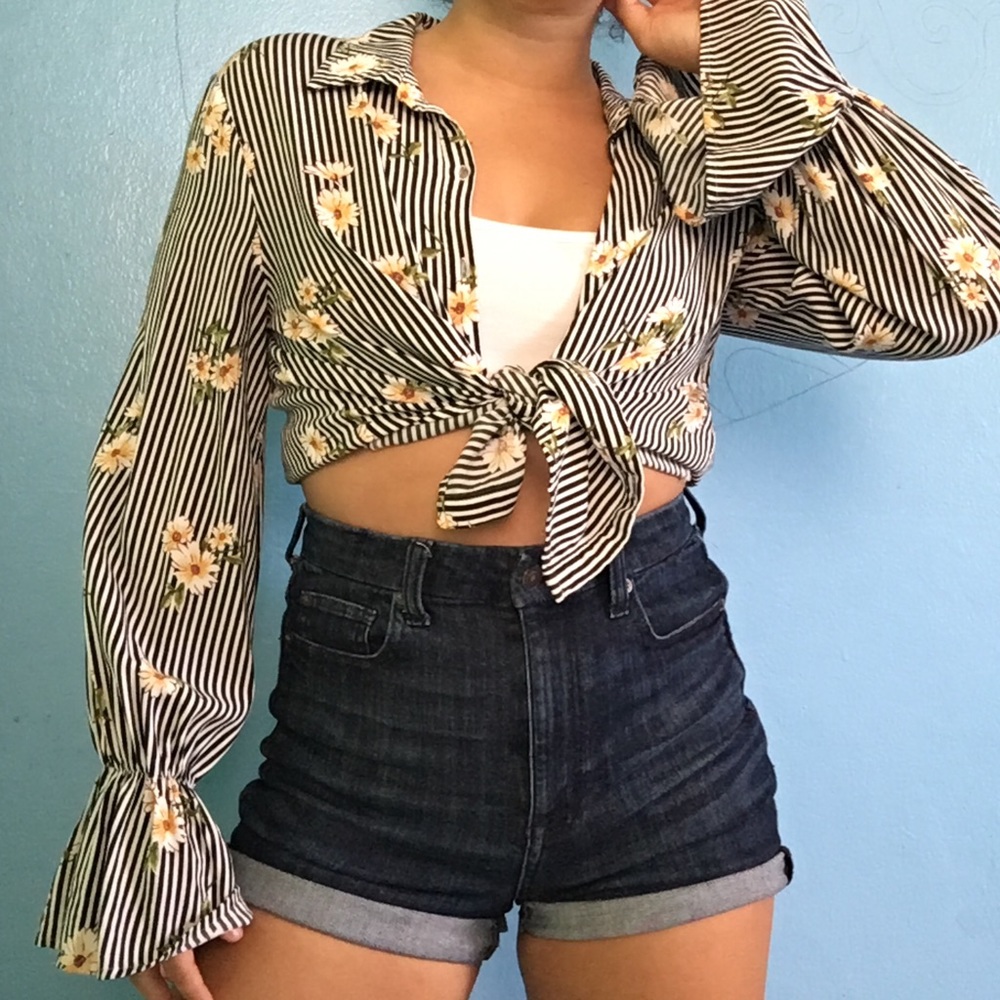 2x$5✨ F21 button down blouse